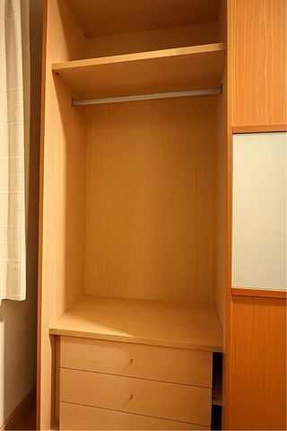 Armario puertas correderas madera y cristal