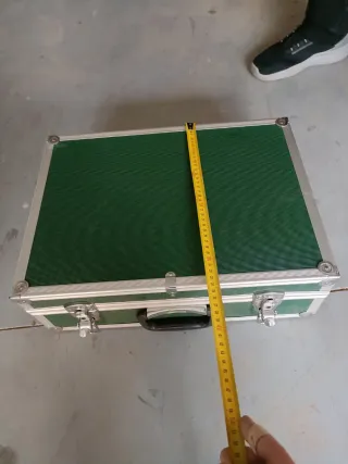 Maletín rígido verde para herramientas