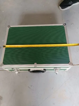 Maletín rígido verde para herramientas