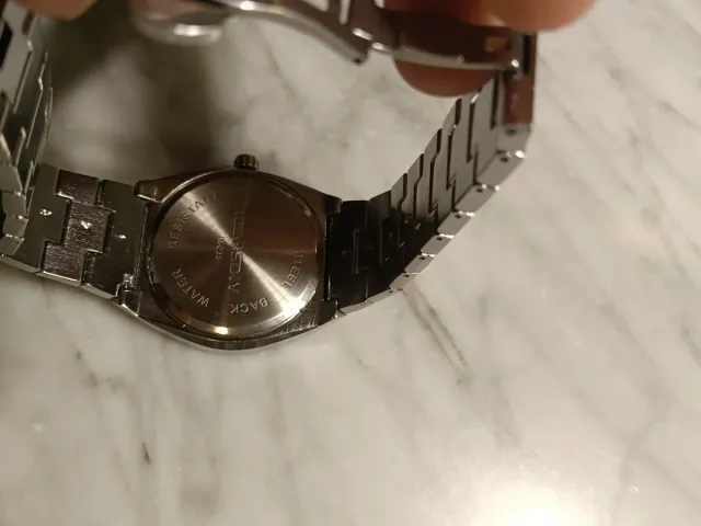 Reloj Aocasdiy Negro y Plateado nuevo