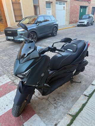 Yamaha XMAX Tech MAX 125
