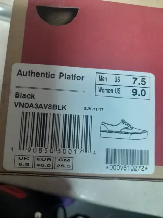 Zapatillas Vans Negras y Blancas. Originales.Nueva