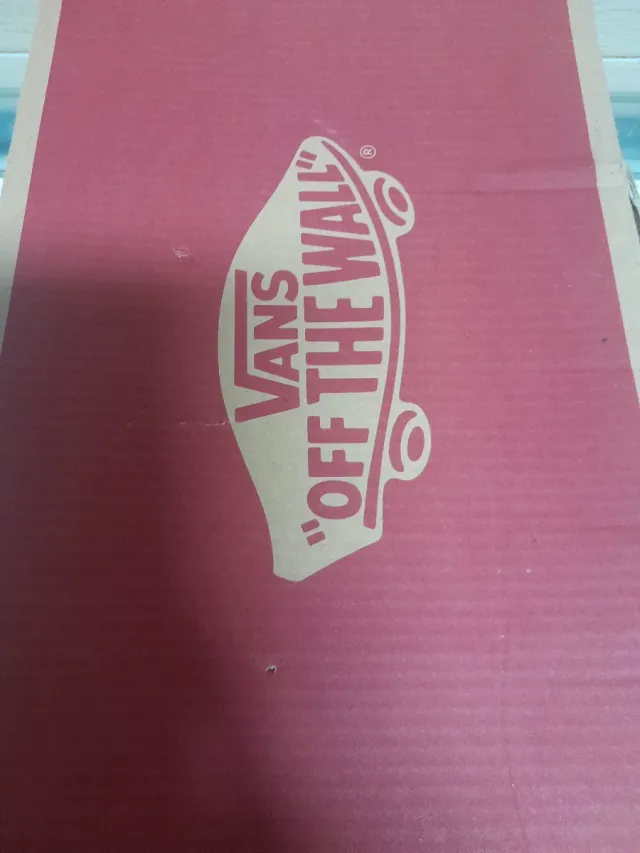 Zapatillas Vans Negras y Blancas. Originales.Nueva