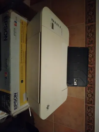 Impresora HP Blanca y Negra