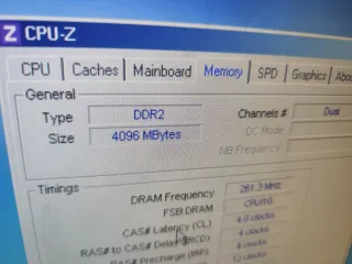 Torre PC Antigua Negra y Plateada