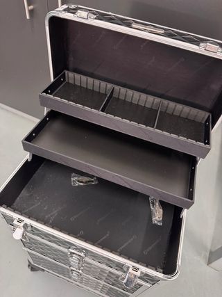 Maletín de estética con ruedas