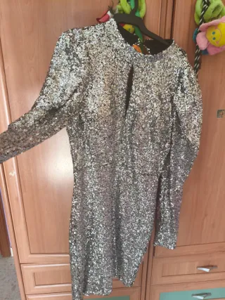 Vestido lentejuelas plateado