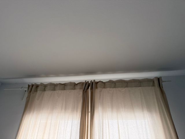 1 barra de cortina blanca