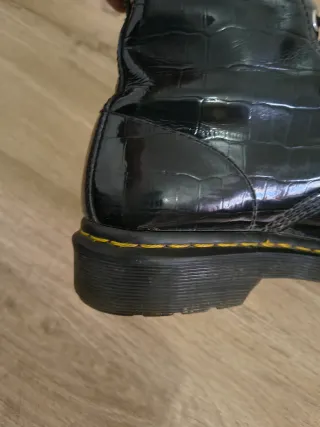 Botas Dr. Martens negras efecto piel cocodrilo 40