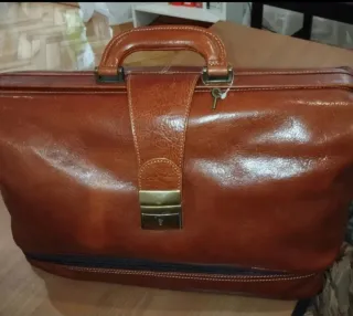 Bolso Para Médico En Piel Verdadera Color Marrón