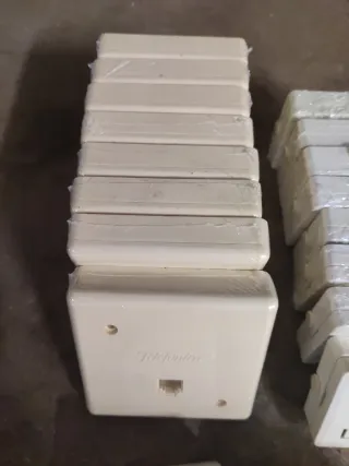 Lotes de rosetas Telefónica (antiguas y modernas)