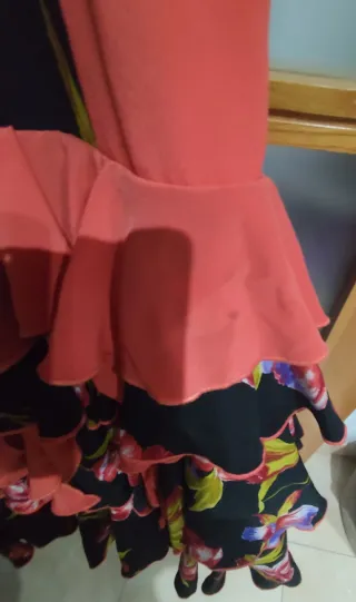 Traje de flamenca con mantoncillo