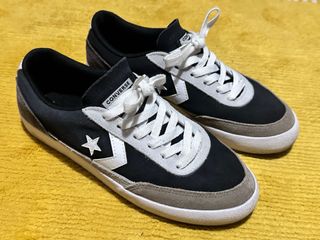 Converse Talla 39 Negras y Grises