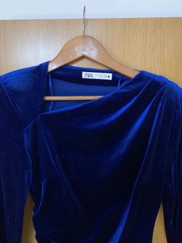 Vestido Zara Terciopelo Azul Klein Manga Larga