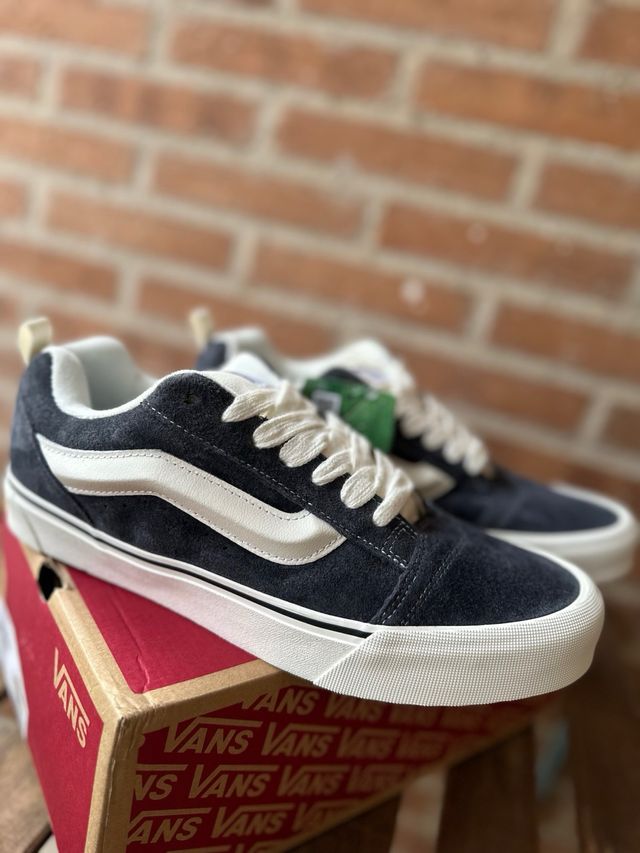 Zapatillas Vans Azul Marino y Blanco