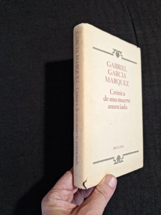 Crónica de una muerte anunciada [Primera edición]