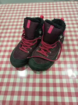 Botas de montaña niña talla 36 waterproof