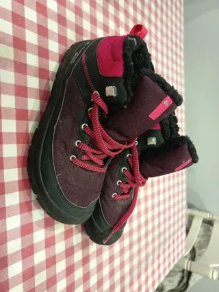 Botas de montaña niña talla 36 waterproof