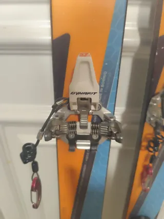 Esquís de travesía ligeros