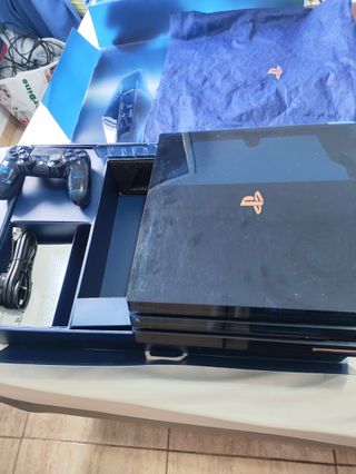 PS4 Pro 500 Millones Edición Limitada Sony.
