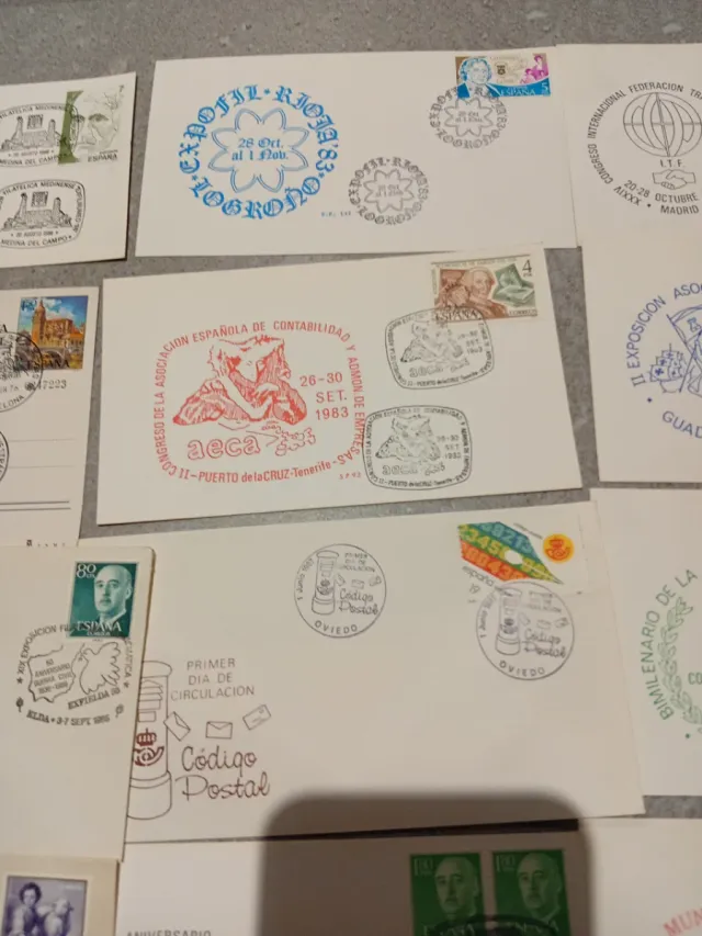 Lotto di 20 buste e cartoline filateliche