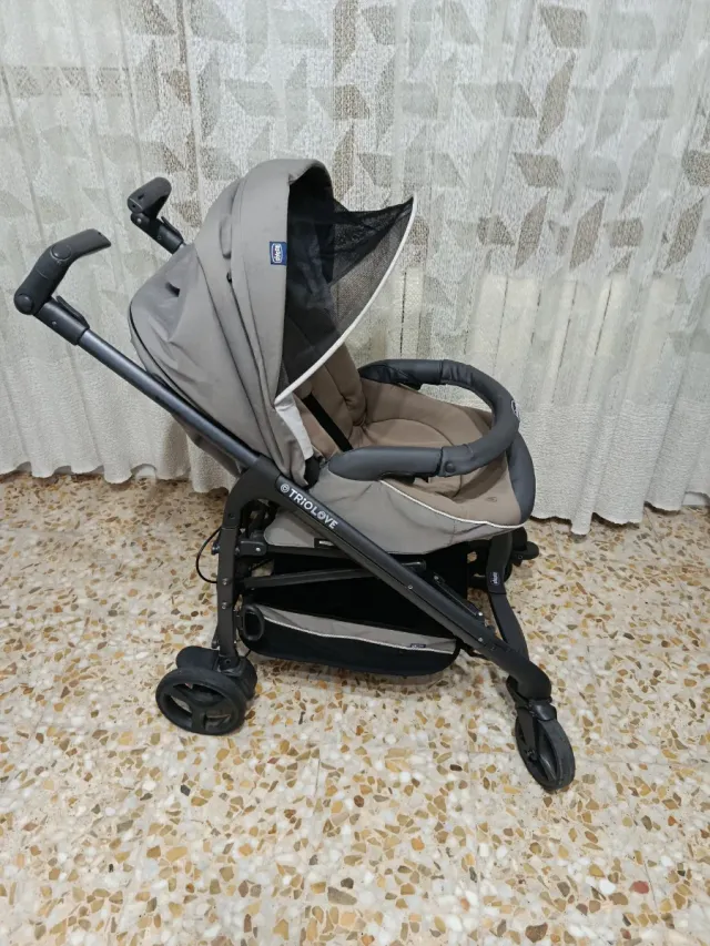 Set tre pezzi per bambini Chicco: passeggino, seggiolino auto e culla