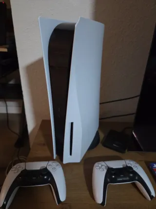 PlayStation 5 Slim + 2 Mandos + 3 Juegos