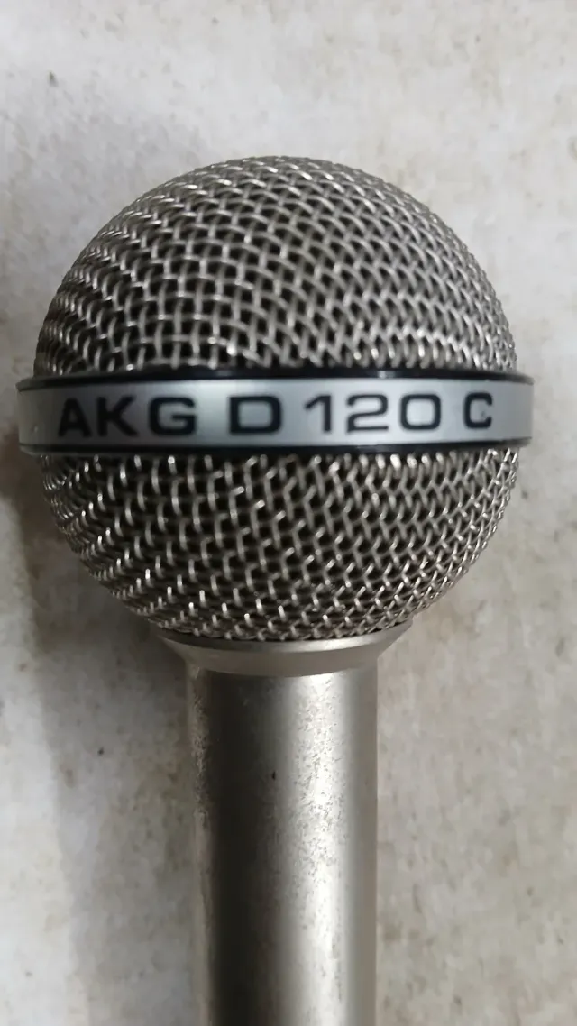 AKG D120C Micrófono Dinámico vintage