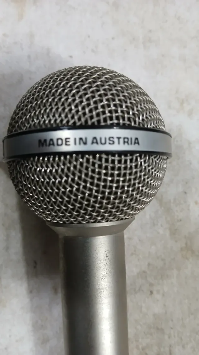 AKG D120C Micrófono Dinámico vintage