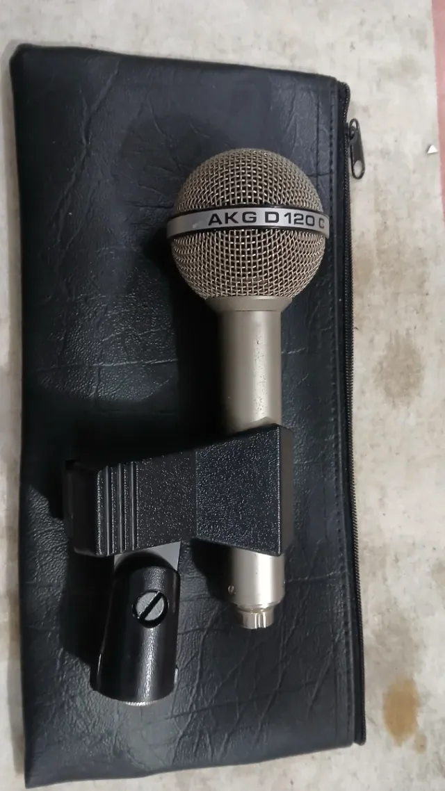 AKG D120C Micrófono Dinámico vintage