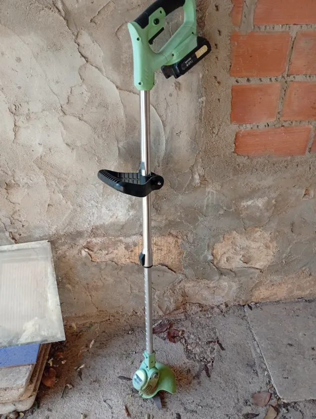 Cortadora césped inalámbrica + 2 baterías