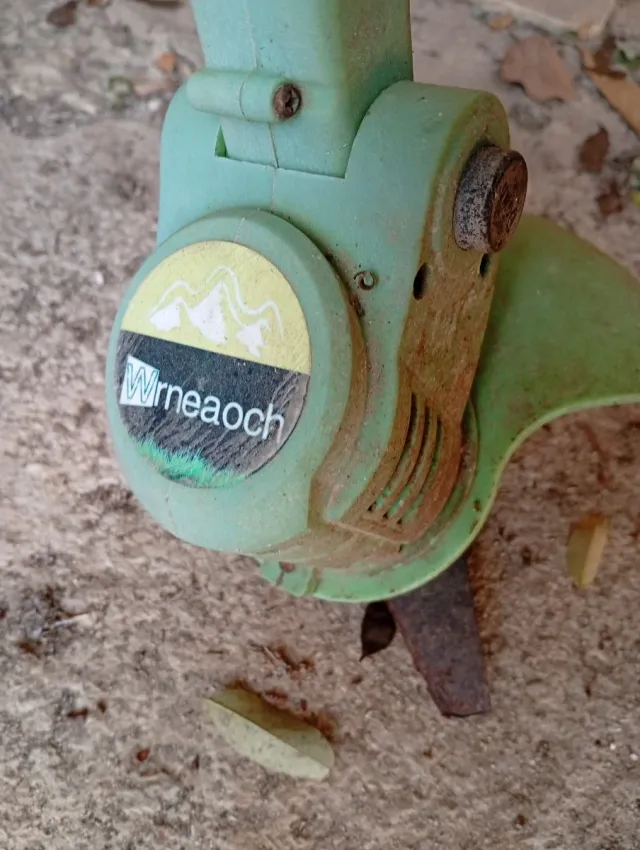 Cortadora césped inalámbrica + 2 baterías