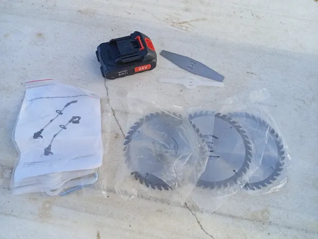 Cortadora césped inalámbrica + 2 baterías