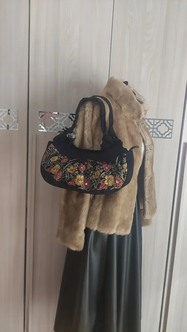 Borsa cotone nuova con motivo floreale e perline