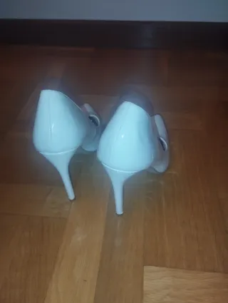 Zapatos de tacón blancos talla 37