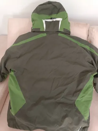 Chaqueta de esquí verde oliva
