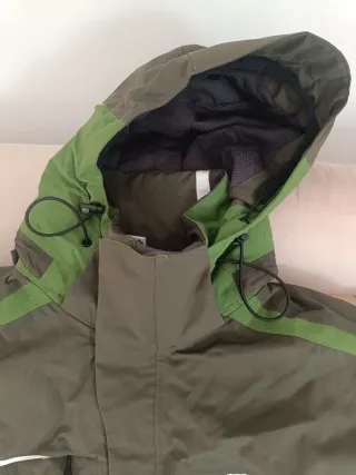 Chaqueta de esquí verde oliva