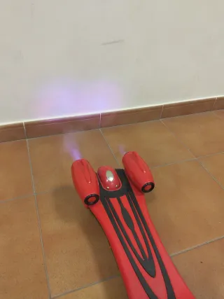 Patinete 3 ruedas luces y humo