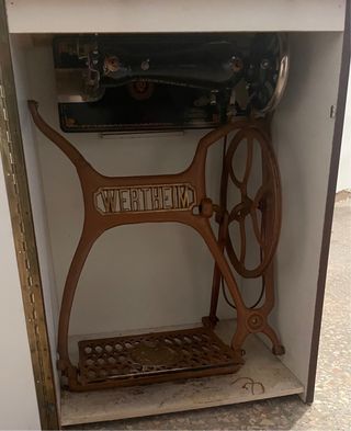 Máquina de coser Wertheim antigua