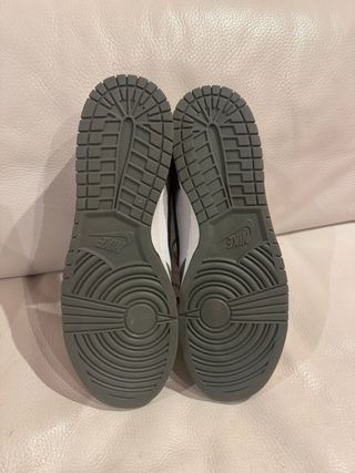 Nike Dunk NBA Gris y Blanco