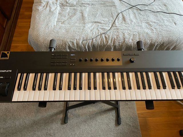 Teclado Komplete Kontrol A61 MIDI