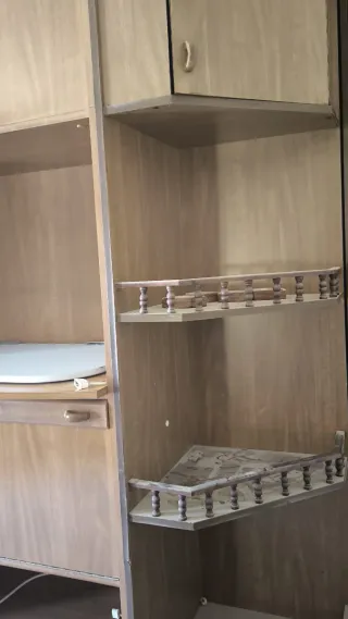 Mobile soggiorno modulare in legno e vetro