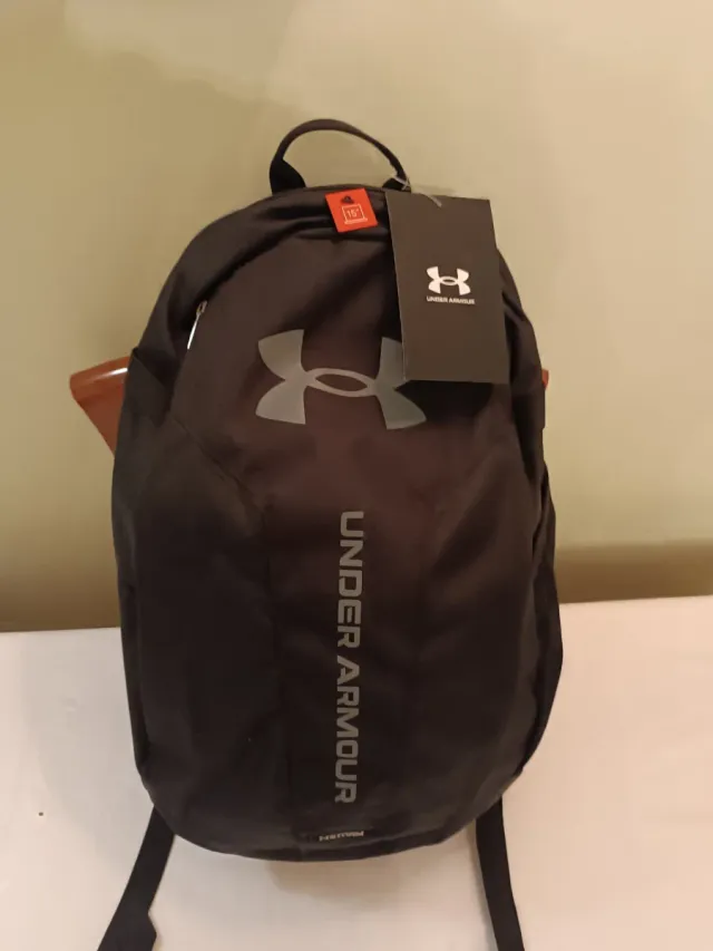 Mochila Under Armour Hustle Negra NUEVA + ETIQUETA