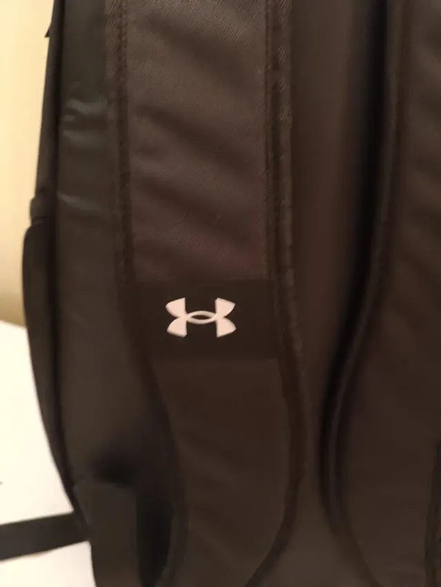 Mochila Under Armour Hustle Negra NUEVA + ETIQUETA