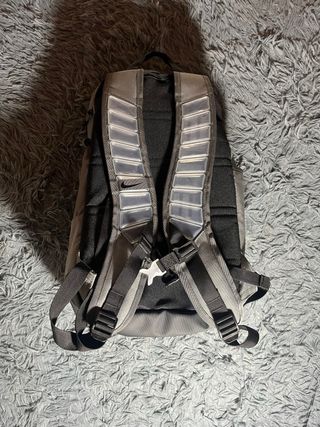 Mochila Nike Élite Pro gris