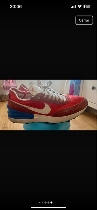 Zapatillas Nike rojas y azules