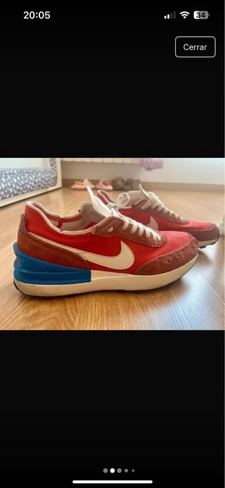 Zapatillas Nike rojas y azules