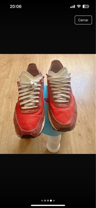 Zapatillas Nike rojas y azules