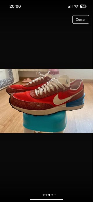 Zapatillas Nike rojas y azules