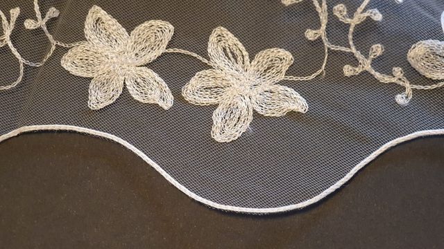 Velo de novia bordado con flores